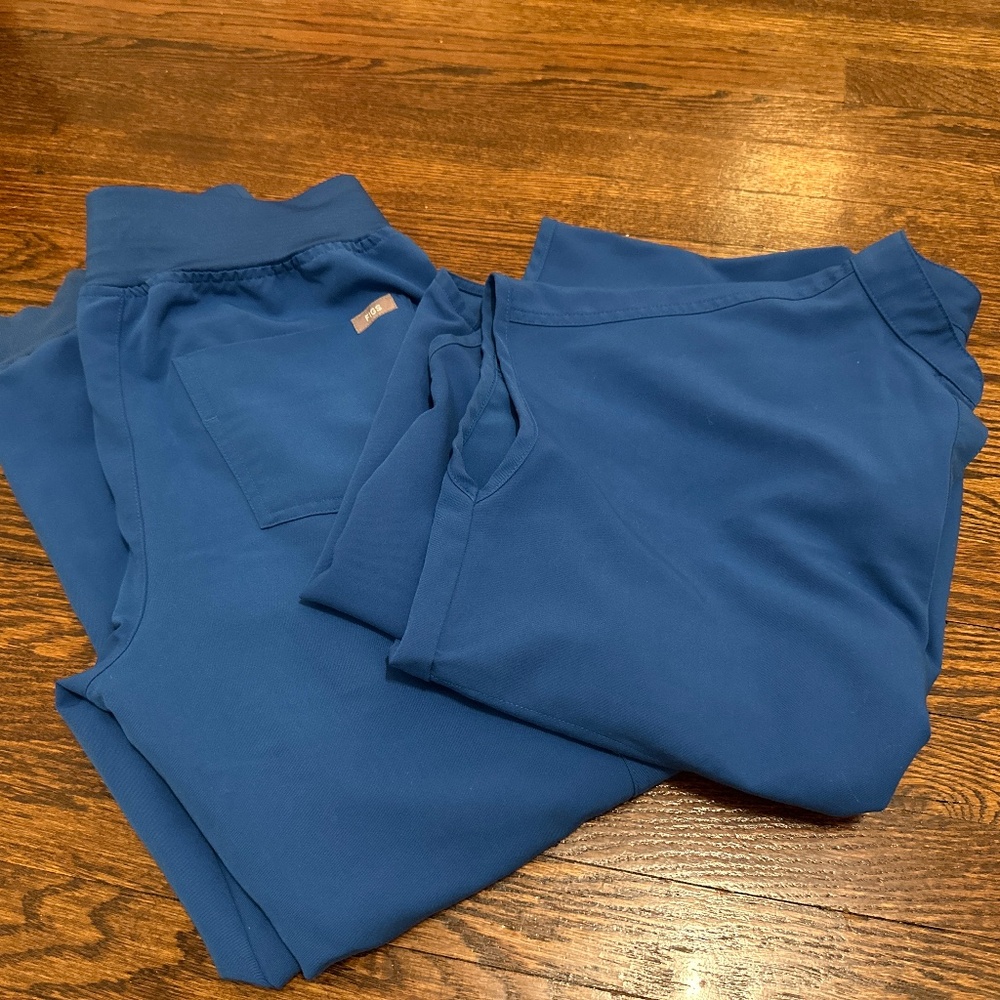 Figs Women's Scrub Set in Blue
